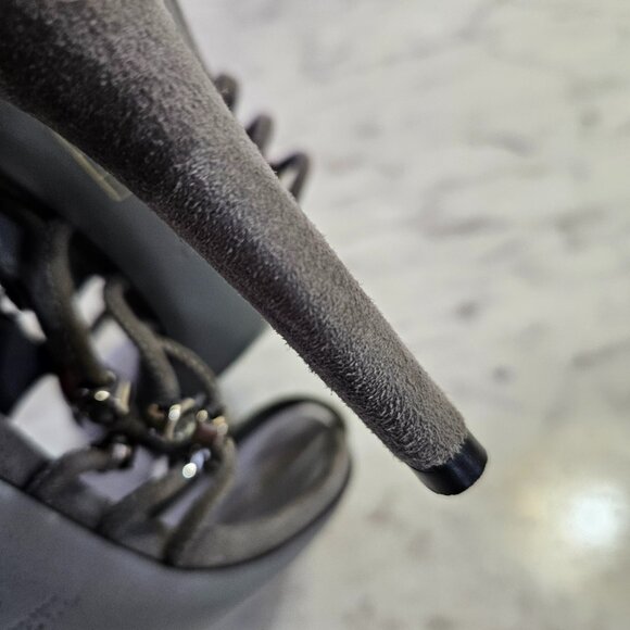 Gucci // grey suede heels - Picture 5 of 10